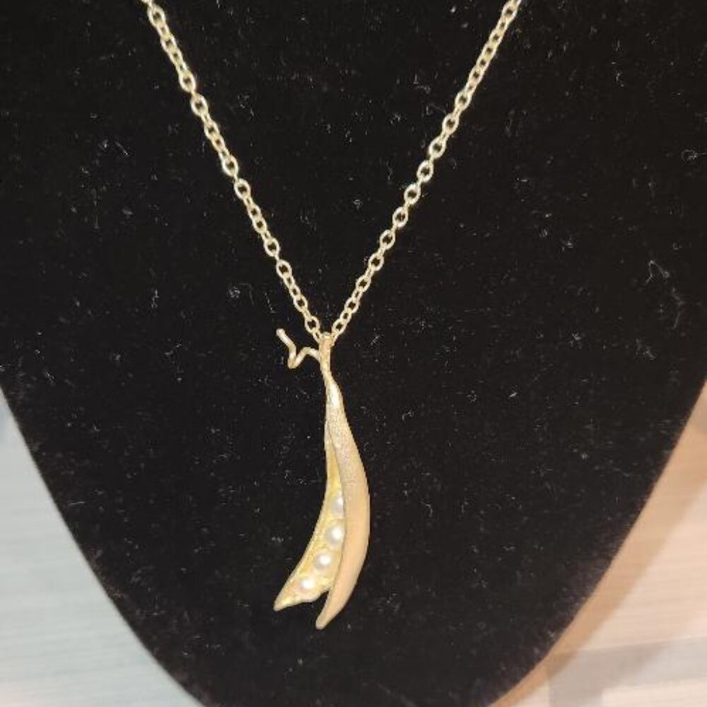 Michael Michaud Pea pod Necklace with 4 pearls - Picture 2 of 2